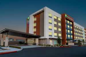 Holiday Inn Express & Suites Las Vegas Tropicana